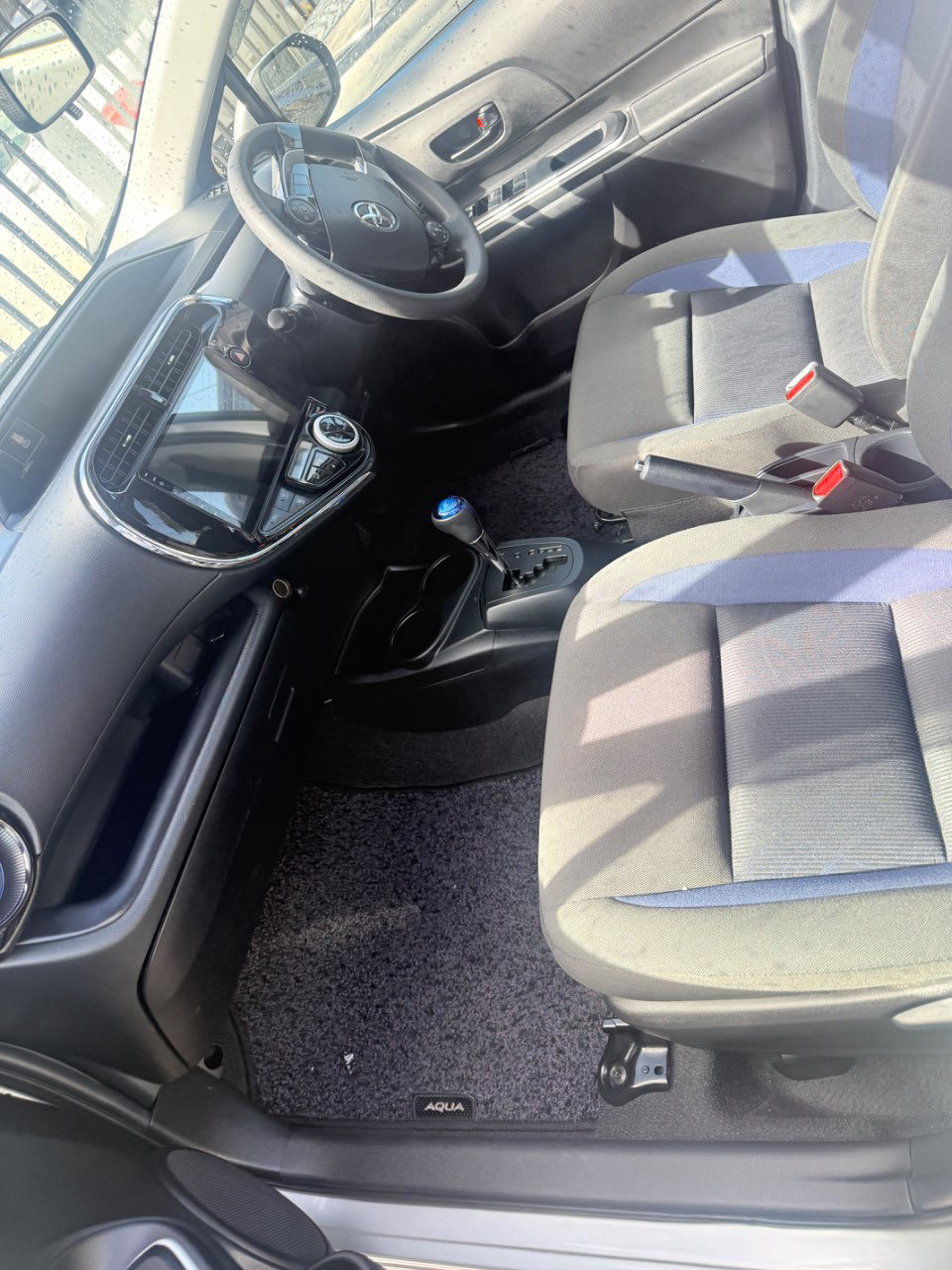 2021 Toyota Aqua, photo 2 of 3