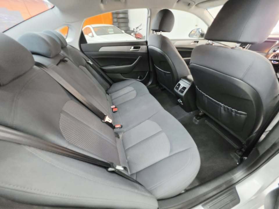 2019 Hyundai Sonata, photo 2 of 8