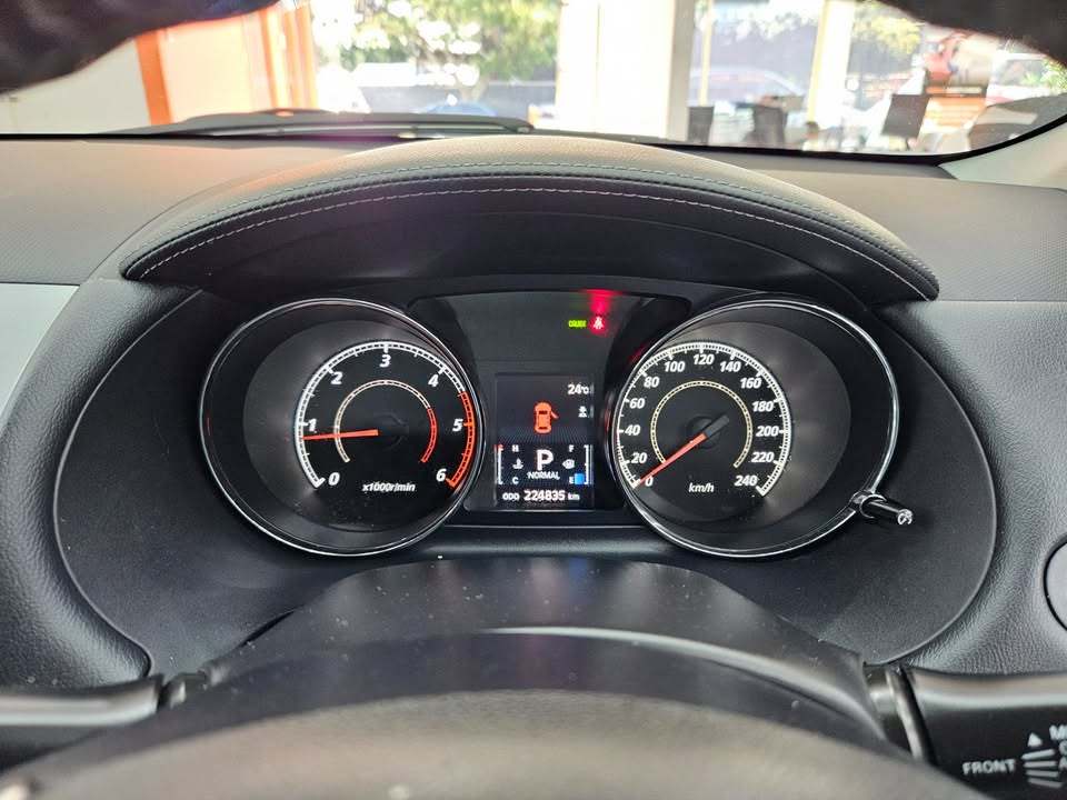 2013 Peugeot 4007, photo 4 of 8